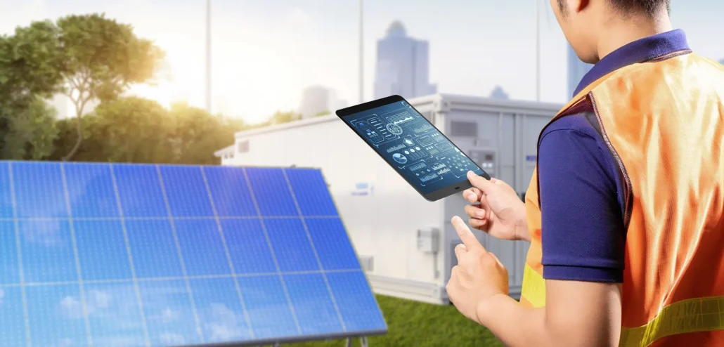 LuxpowerTek Oing solar energy graphic